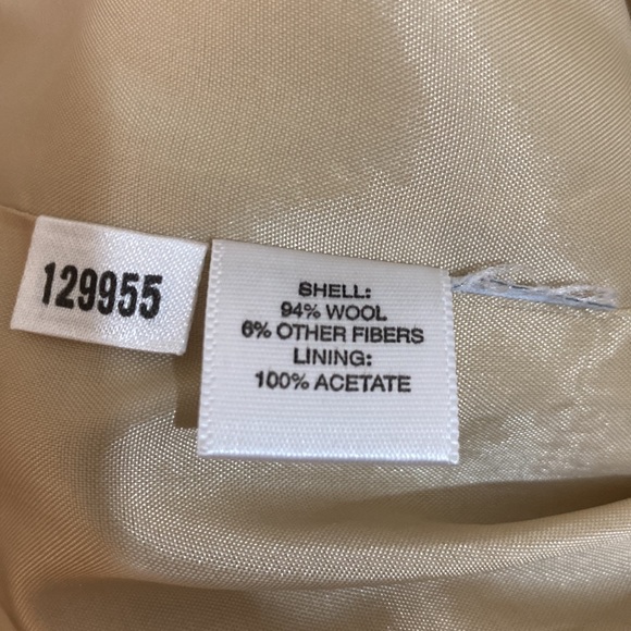 SOLD Ann Taylor Wool blend blazer - Picture 6 of 6